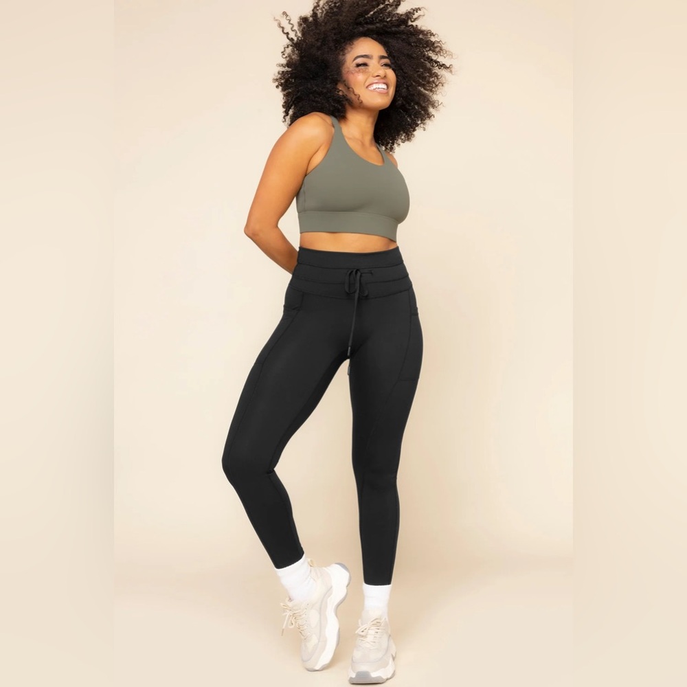 Women’s Popflex Black High Waisted Cargo Athletic Leggings with Pockets